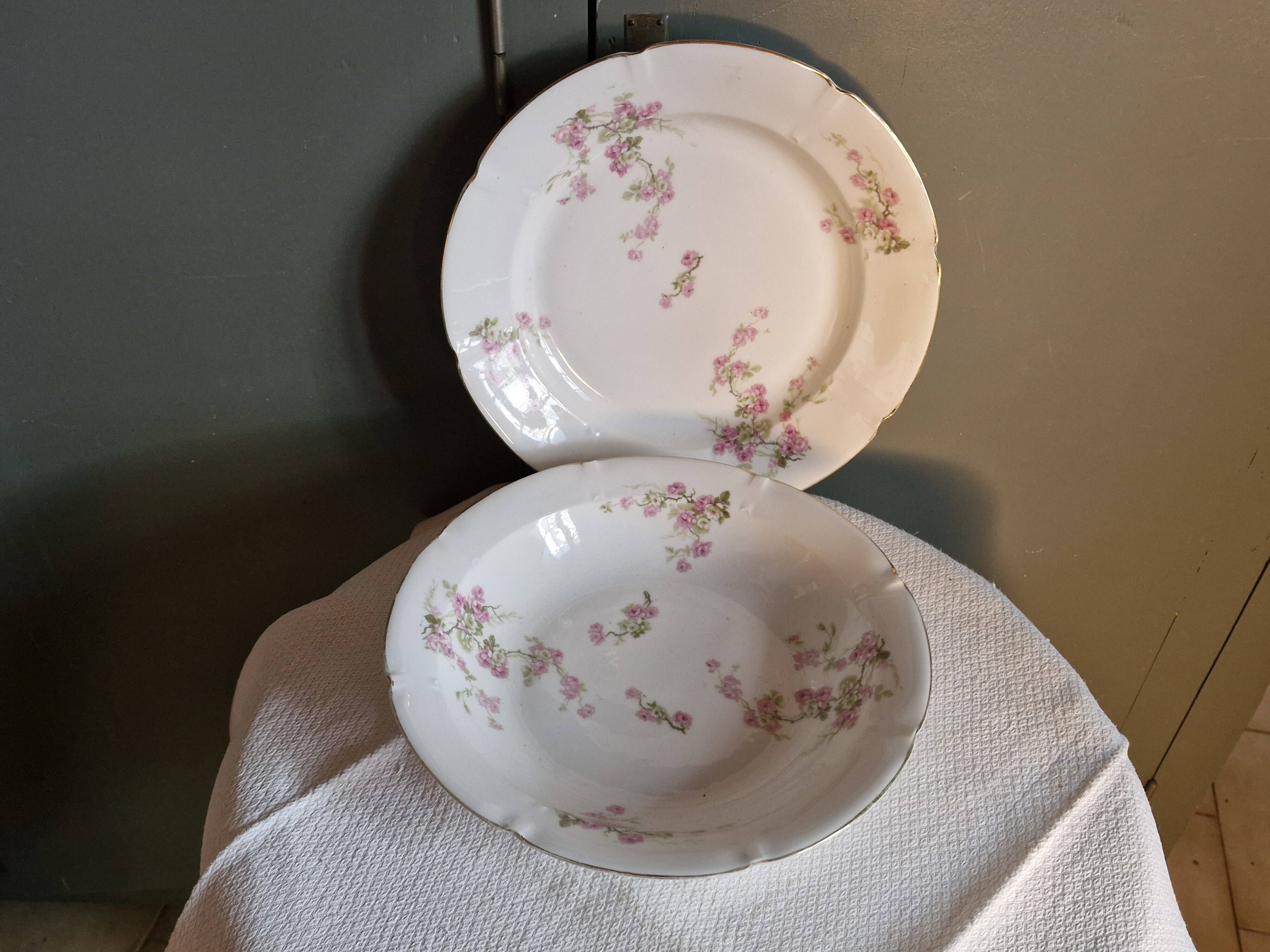 2 plats anciens décor japonisant Fleurs de cerisier Limoges vers 1900