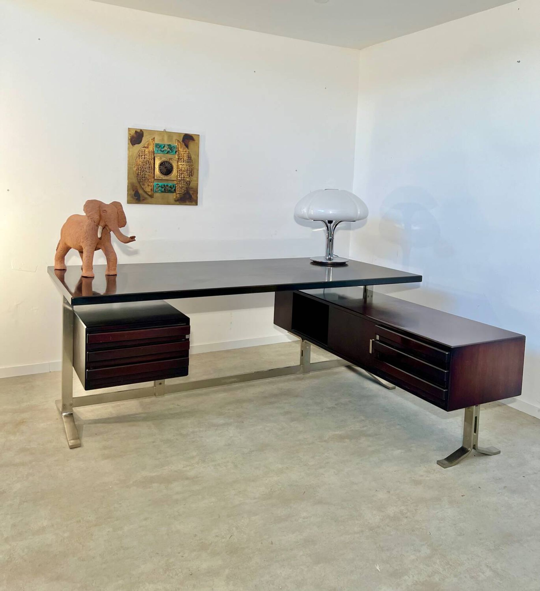 Vintage president corner desk in rosewood design by Gianni Moscatelli vintage