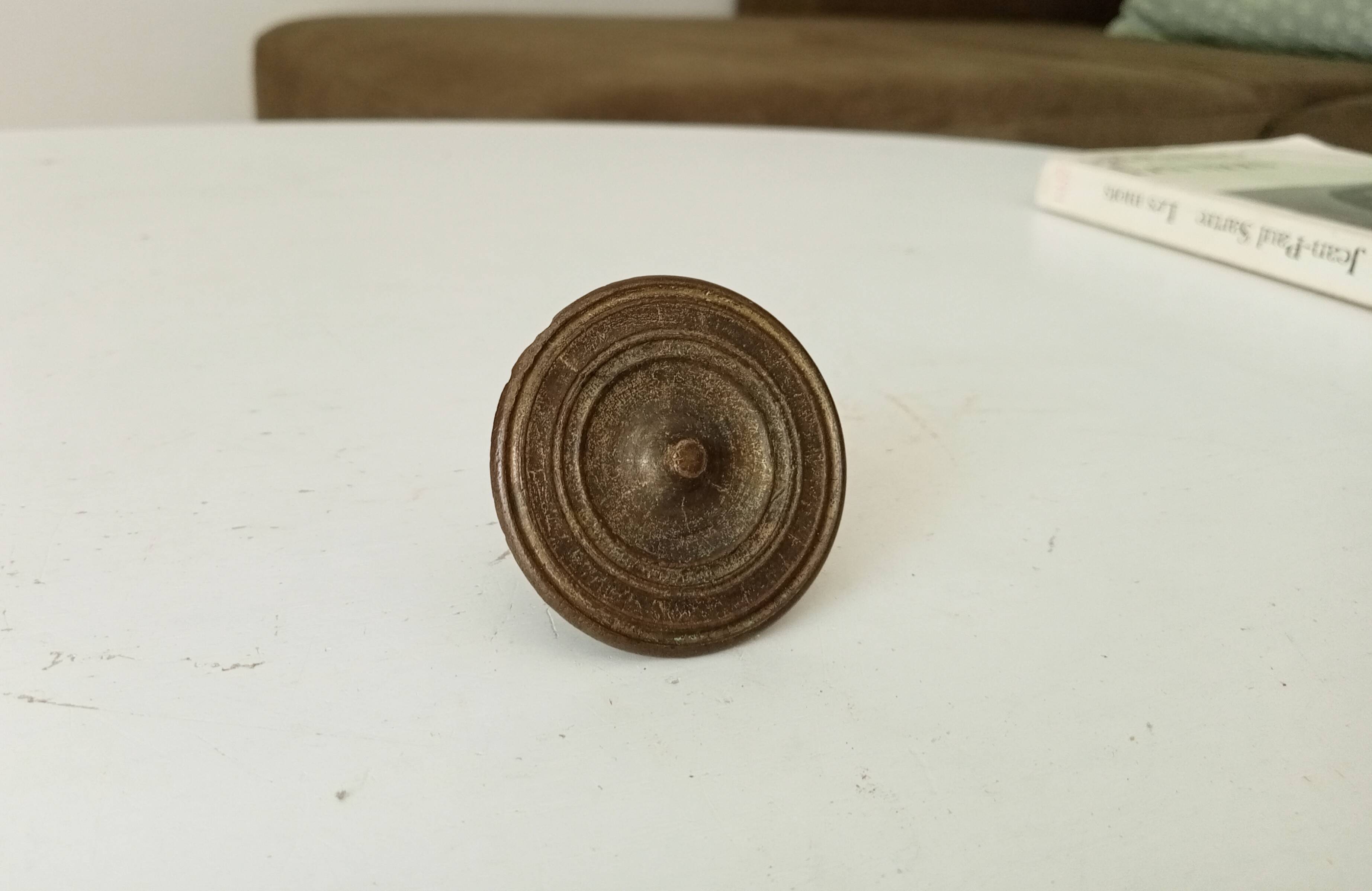 Paire de boutons de meuble ancien en bronze Empire XIXeme