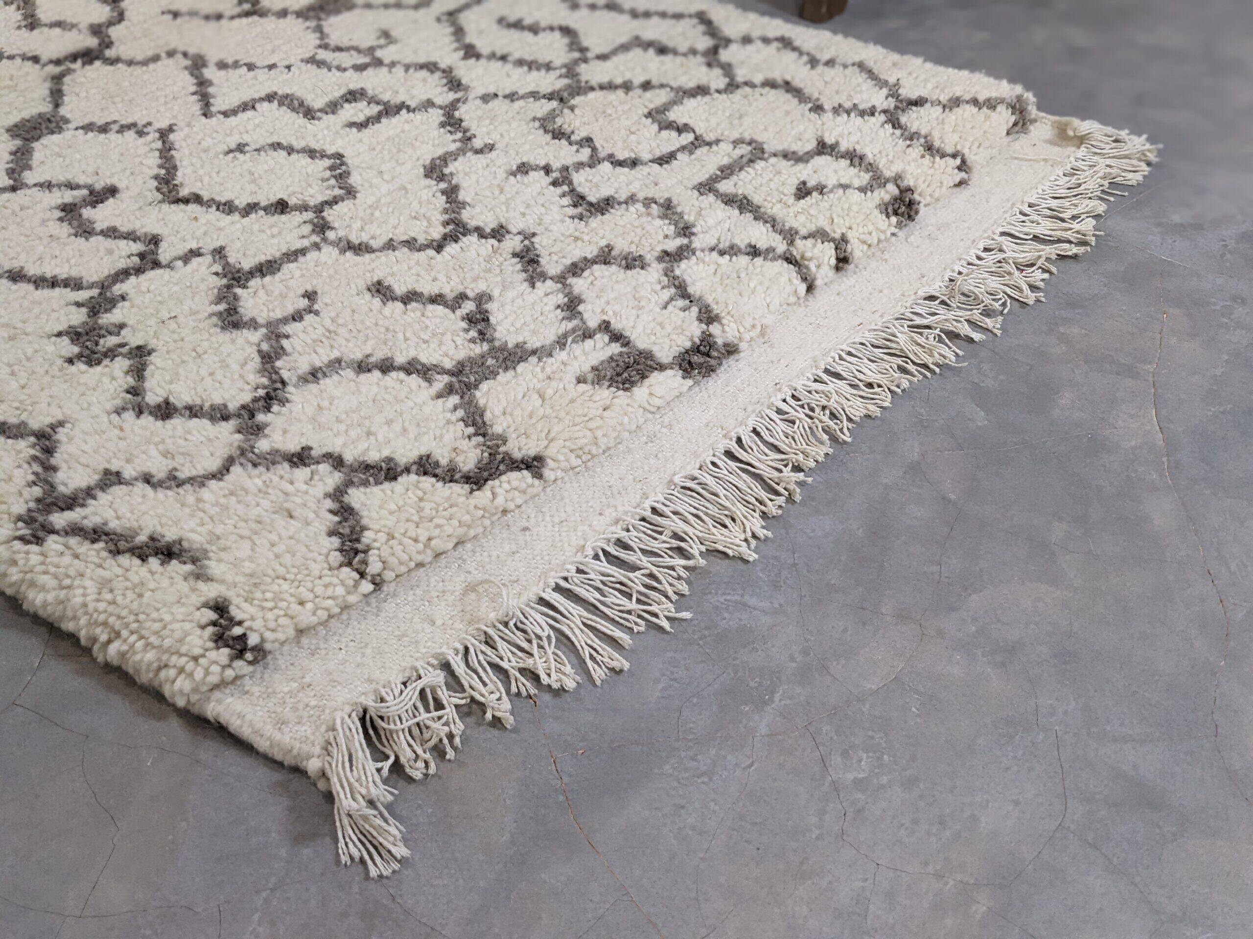 Small traditional Azilal rug 150 X 100 Cm