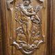 Cabinet sculpté en noyer avec panneaux en terre cuite – Style Renaissance