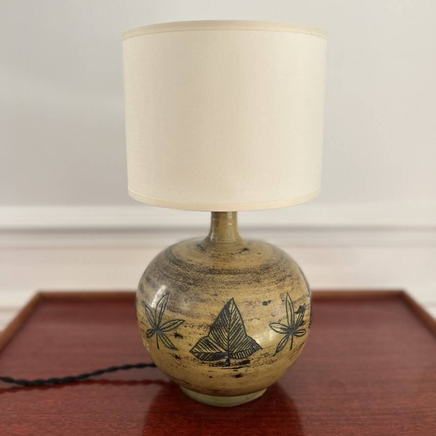 Lampe beige en céramique de Jacques Blin