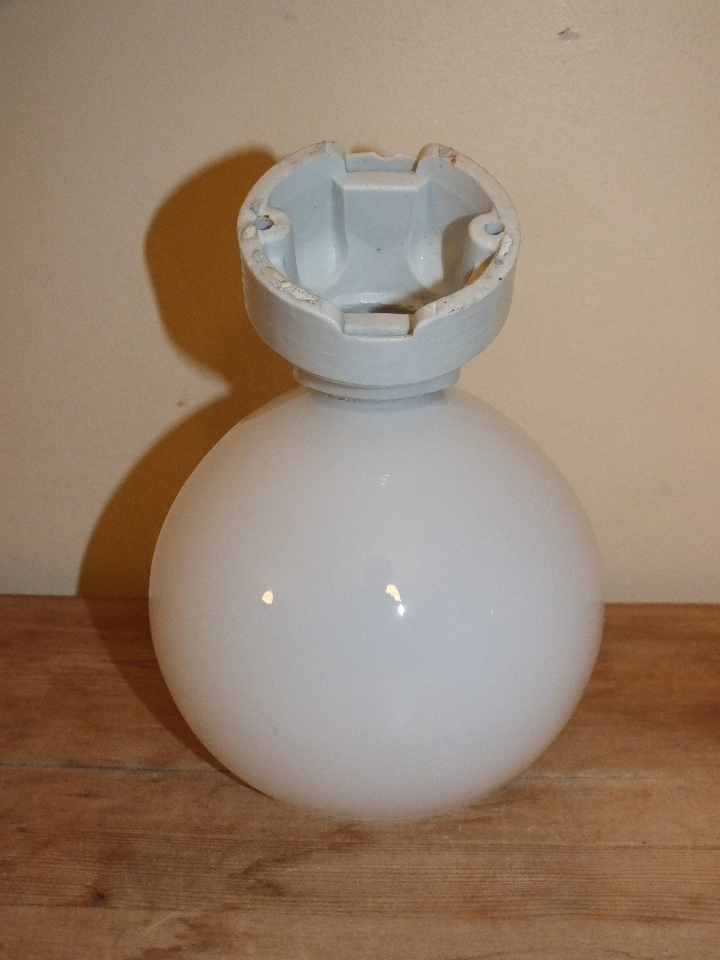 Art Deco bathroom light in opaline and porcelain