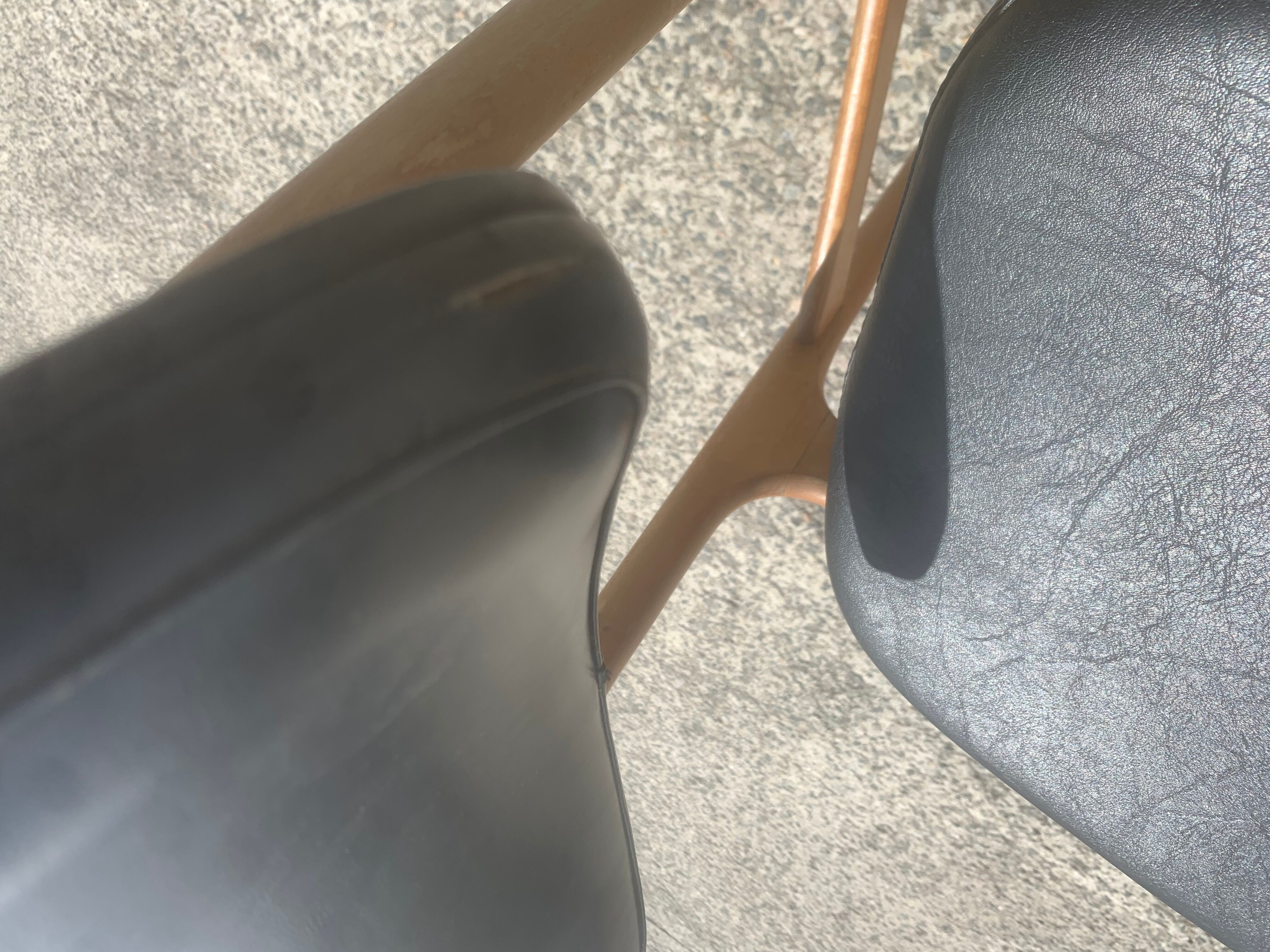 Vintage chair skaï black