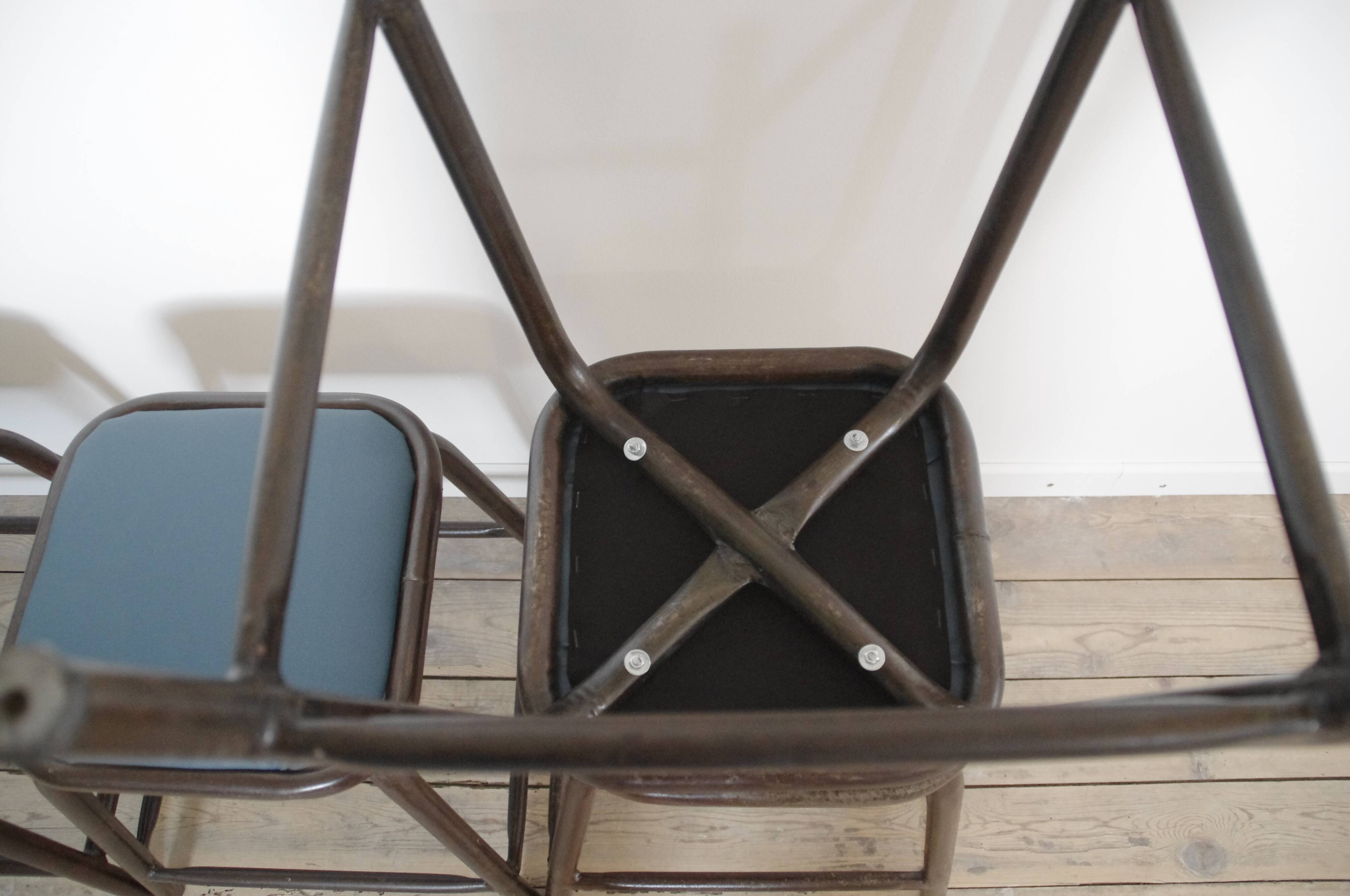 Lot of 4 industrial stools