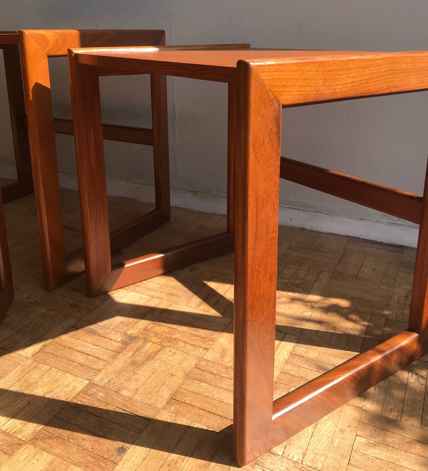 Ensemble de 3 tables gigognes en teck