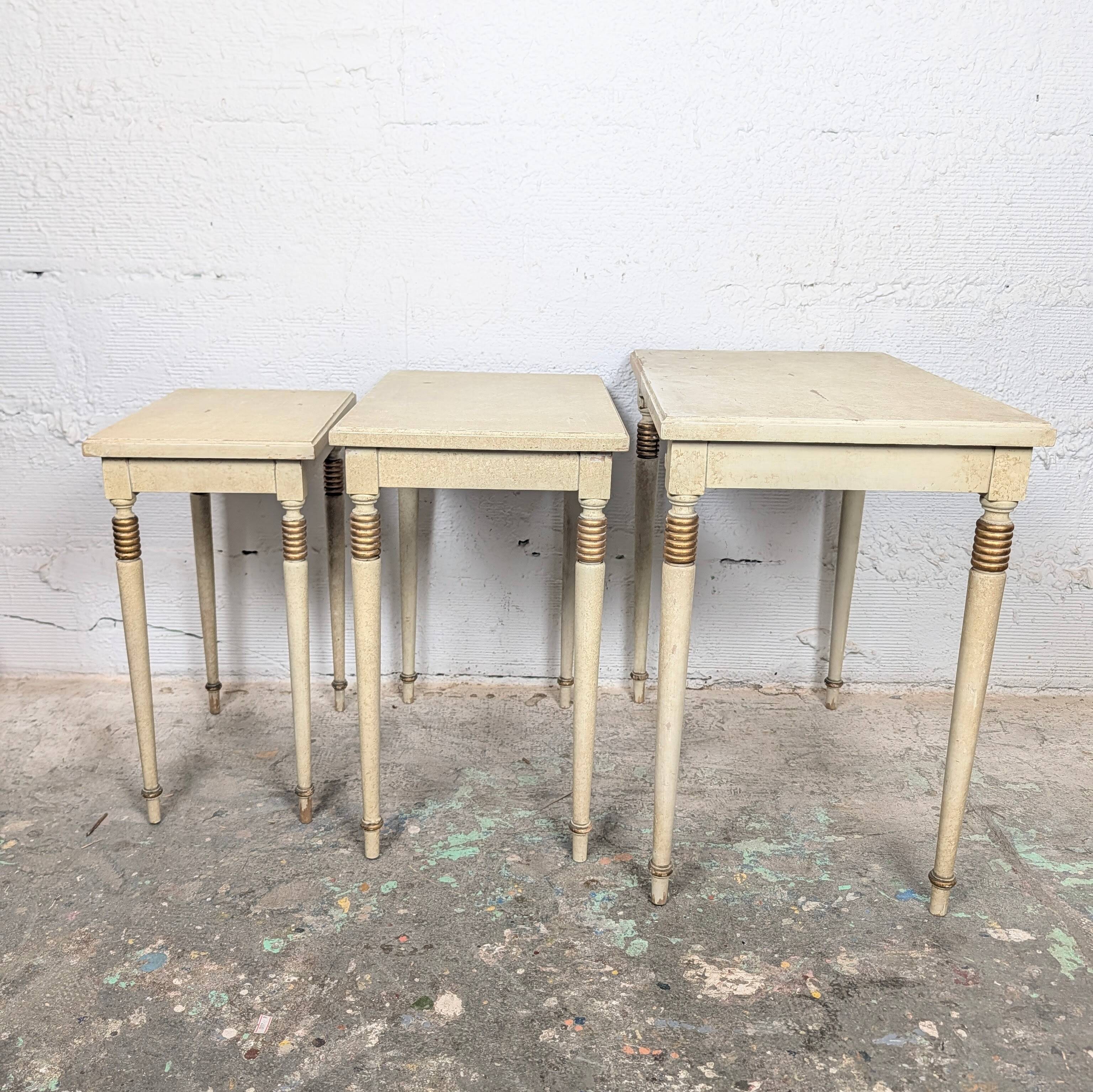 Set of nesting tables – 1950s