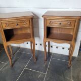 Paire de tables de chevet style Louis XV en chêne