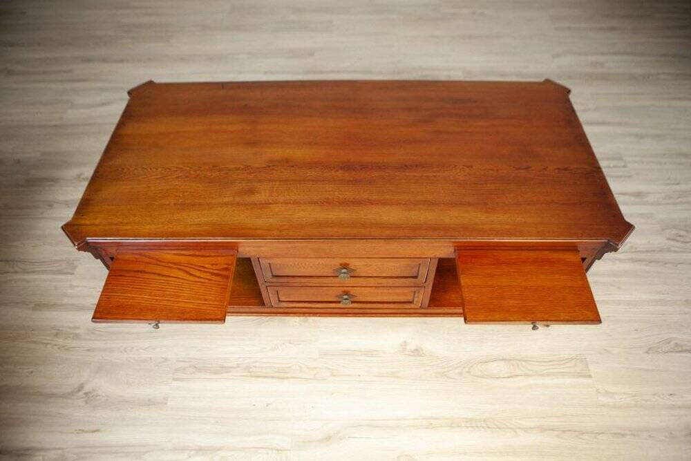 Mid. 20th Century Oak Coffee Table with Drawers