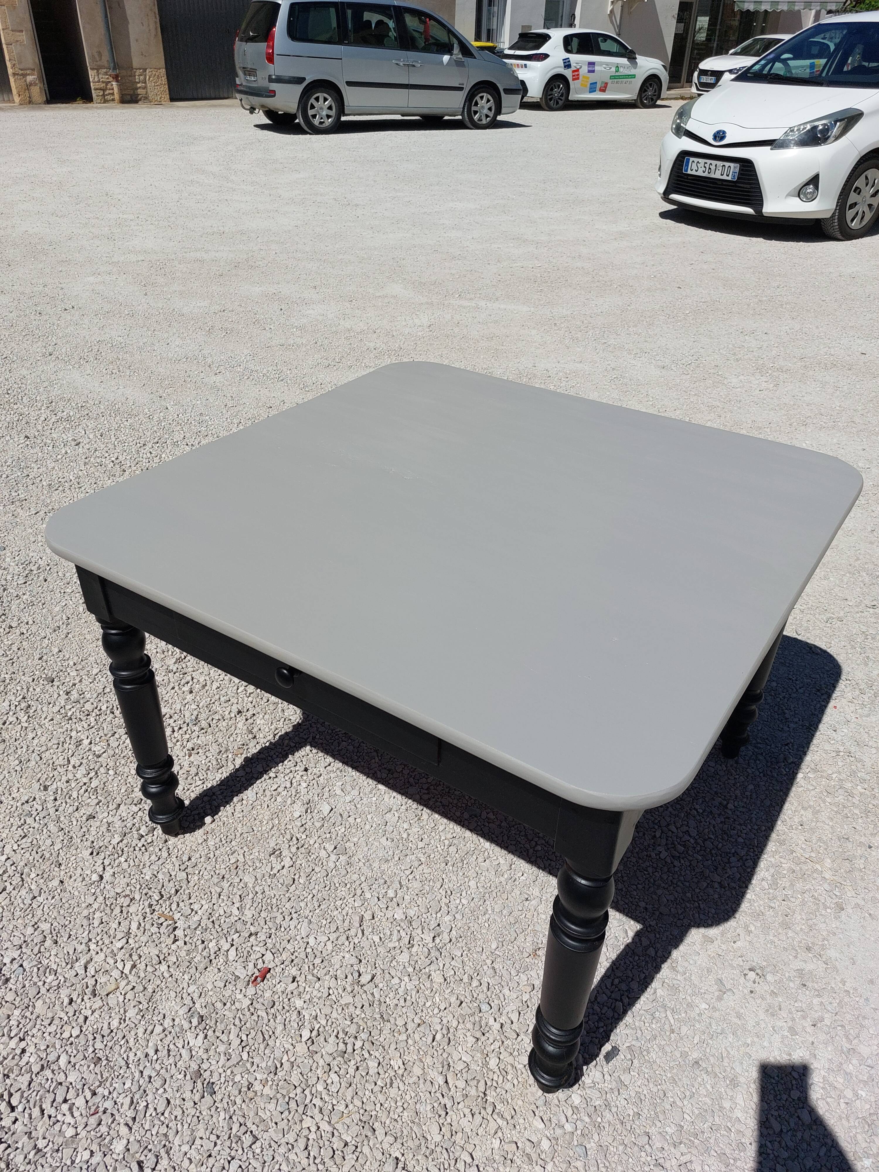 Old farmhouse table 1900 patinated