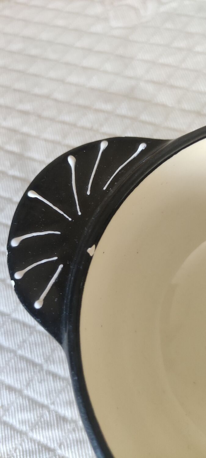 Breton bowl with ears signed HB Quimper