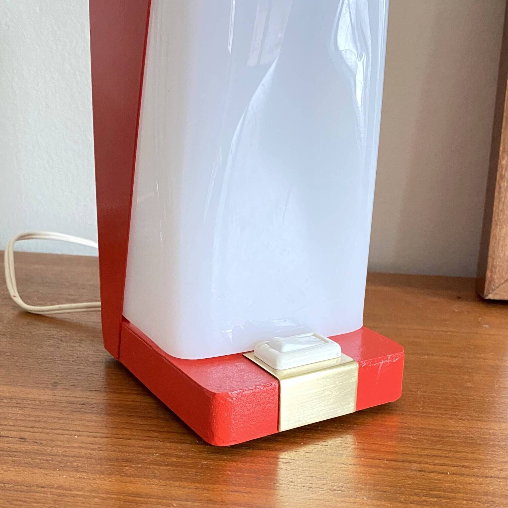 Table lamp in red painted metal and white plexiglass 60s vintage LAMP-7149