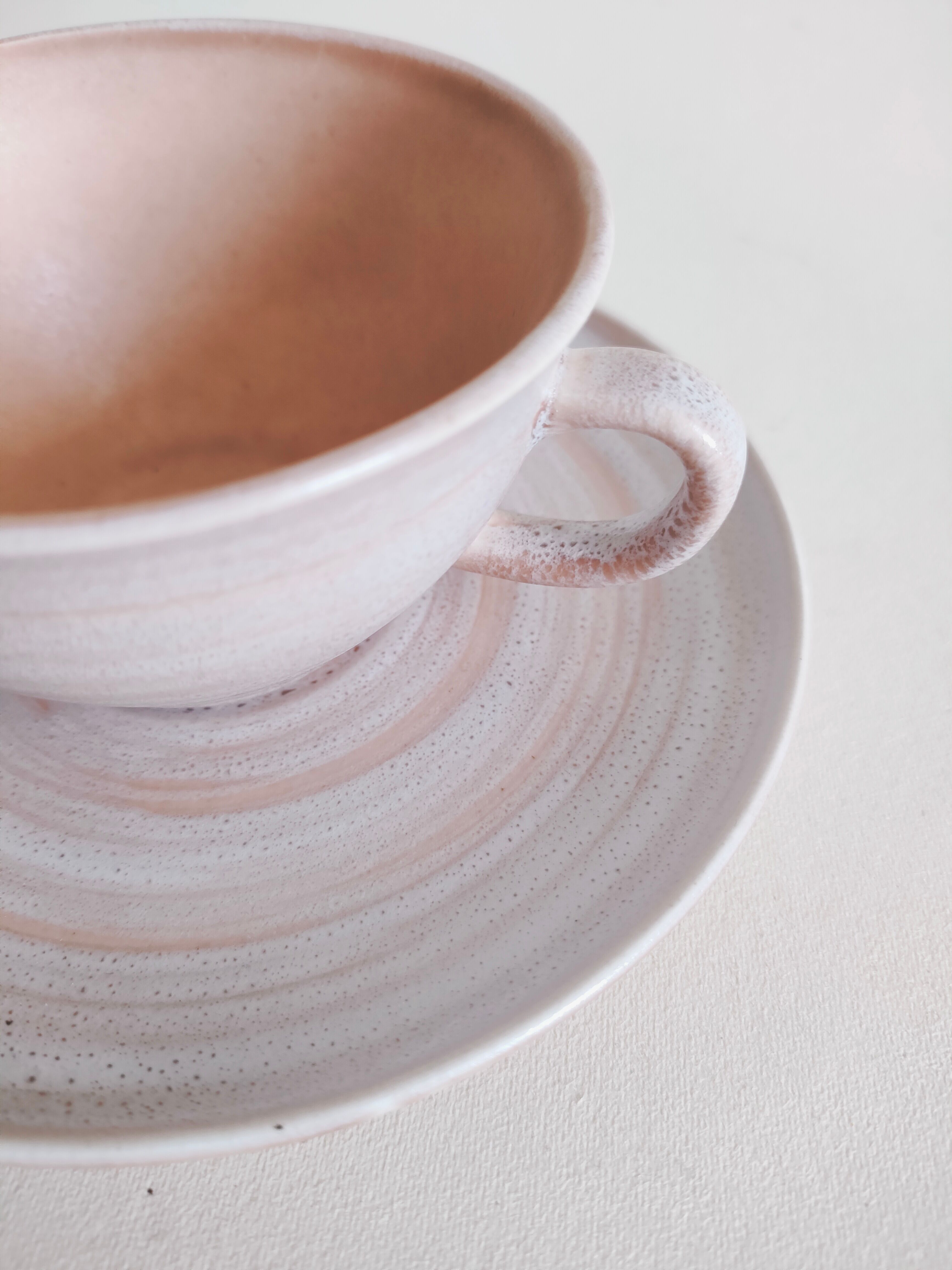 Set of 8 cups in pink sandstone