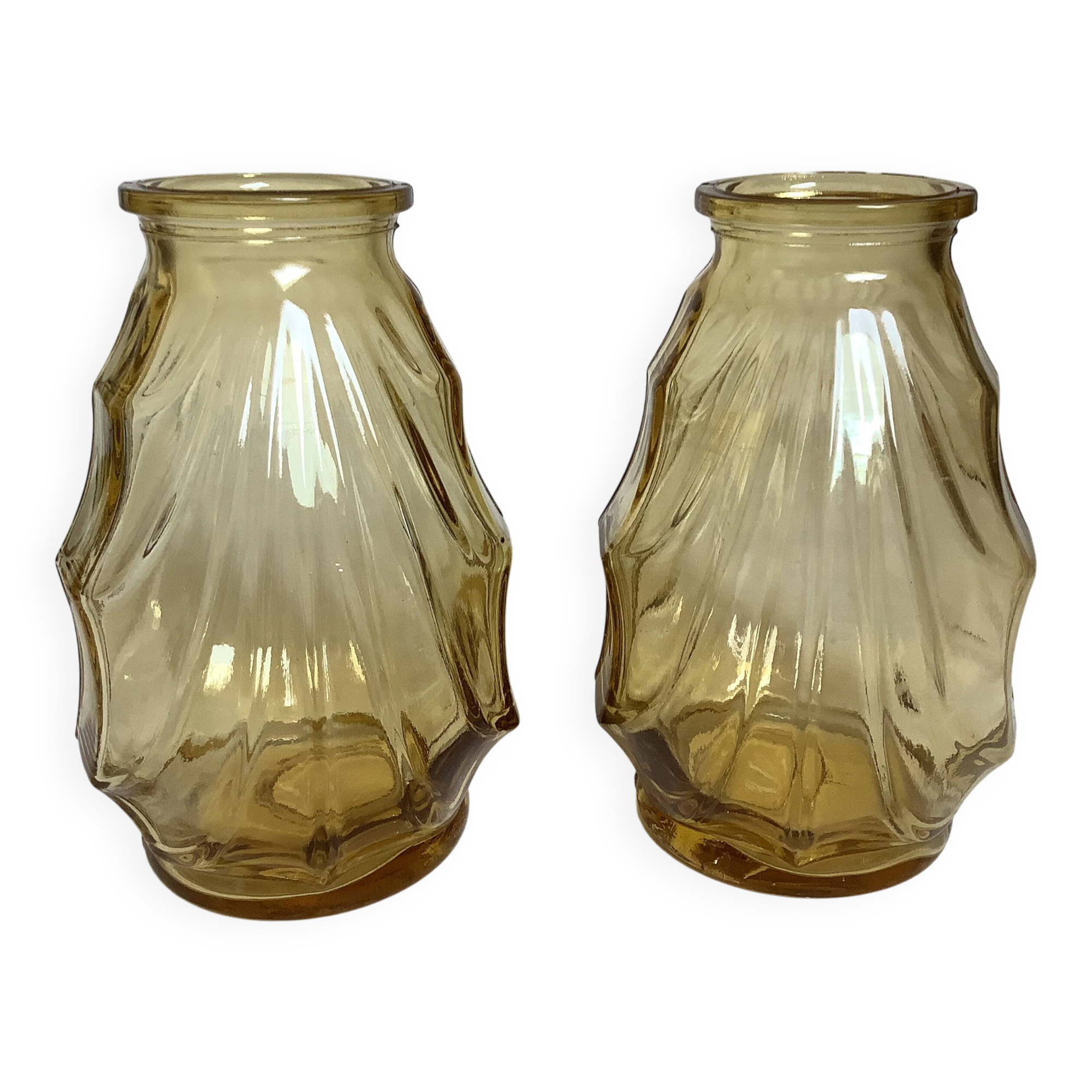 Paire de petits vases jaune verre moulé