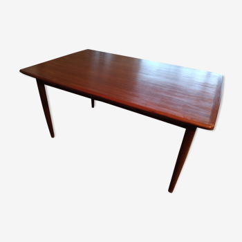 Scandinavian table rosewood with extensioncords