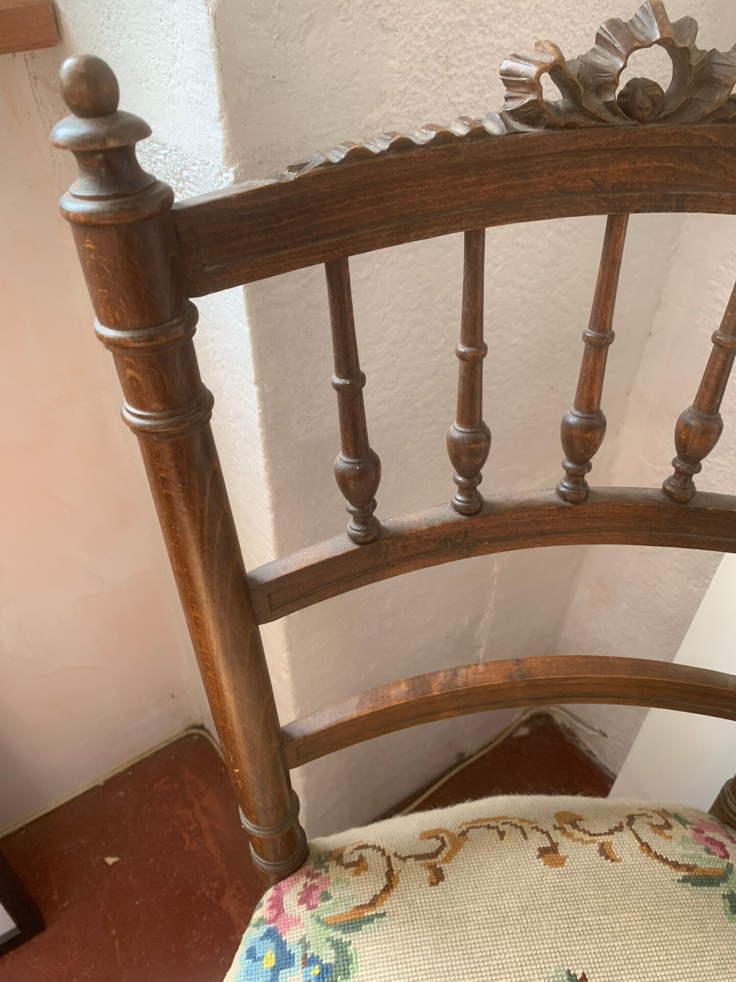 Paires de chaises tissu fleuri aux dames de France