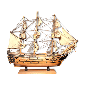 Maquette de bateau en bois la Victoire années 70
