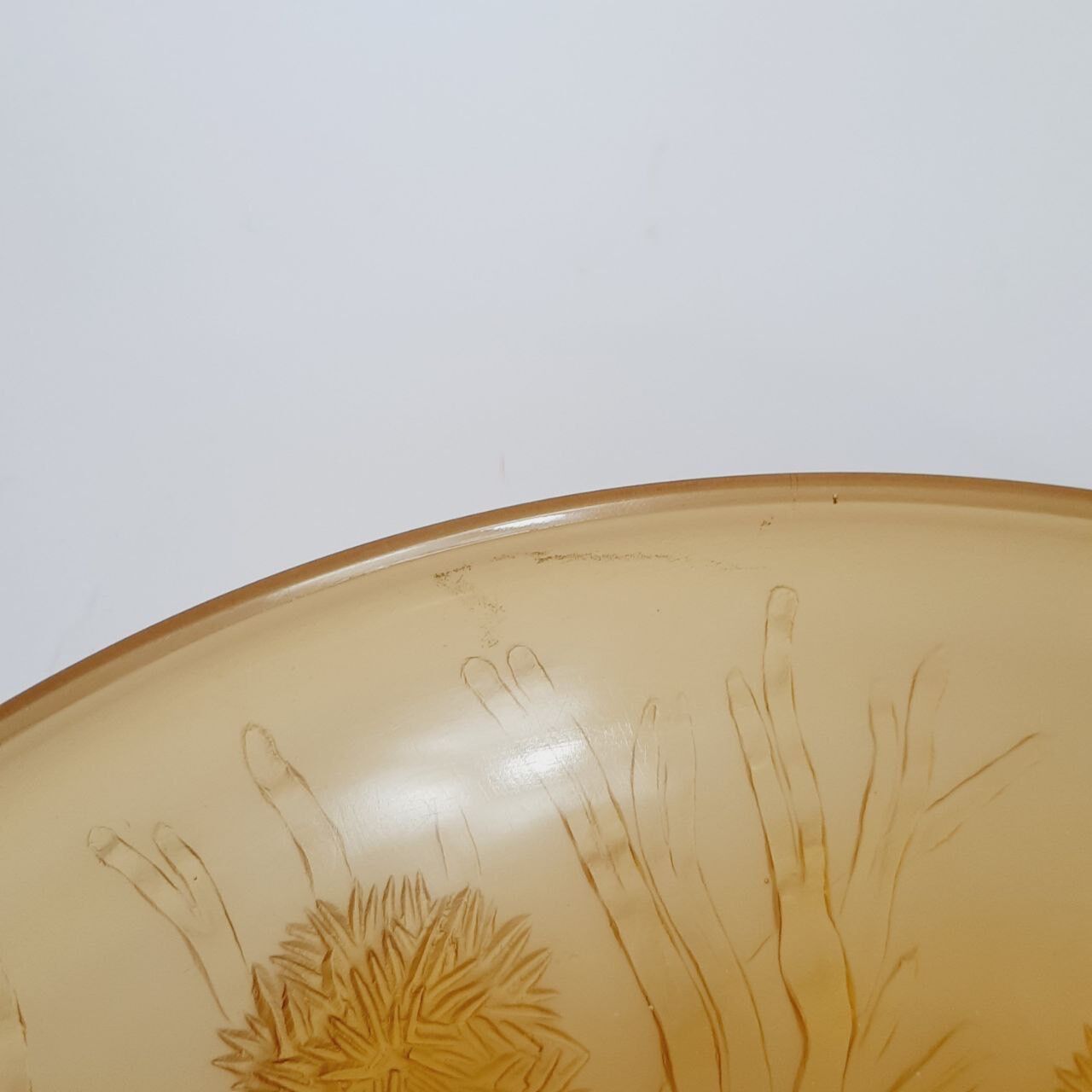 Centerpiece with 12 cups, opalescent glass, Sabino France 1930