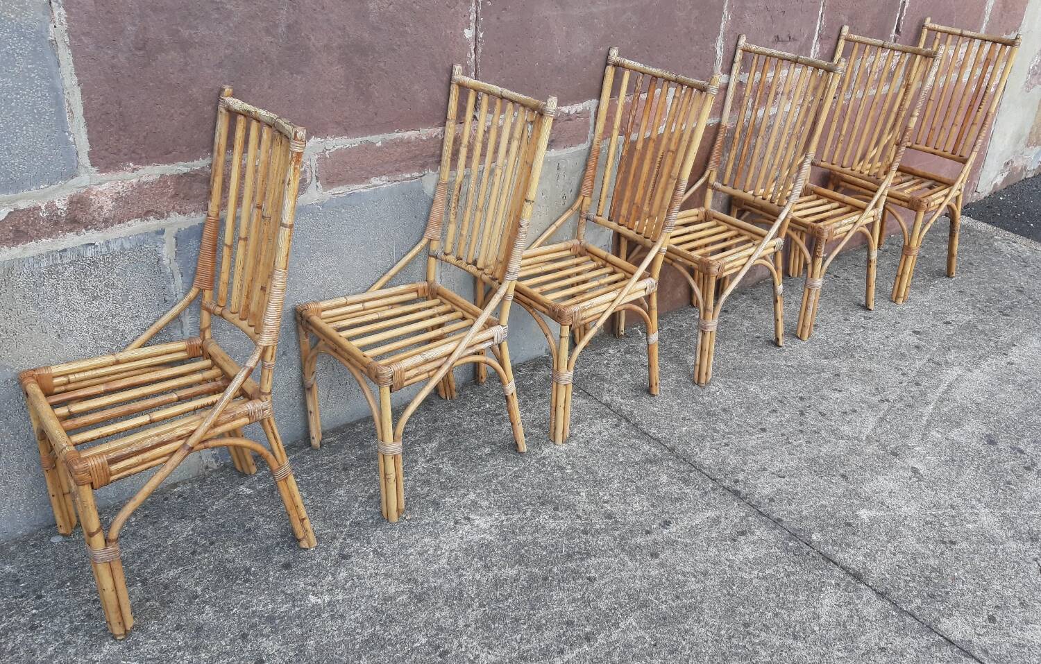 Table and 6 chairs made of bamboo and rattan