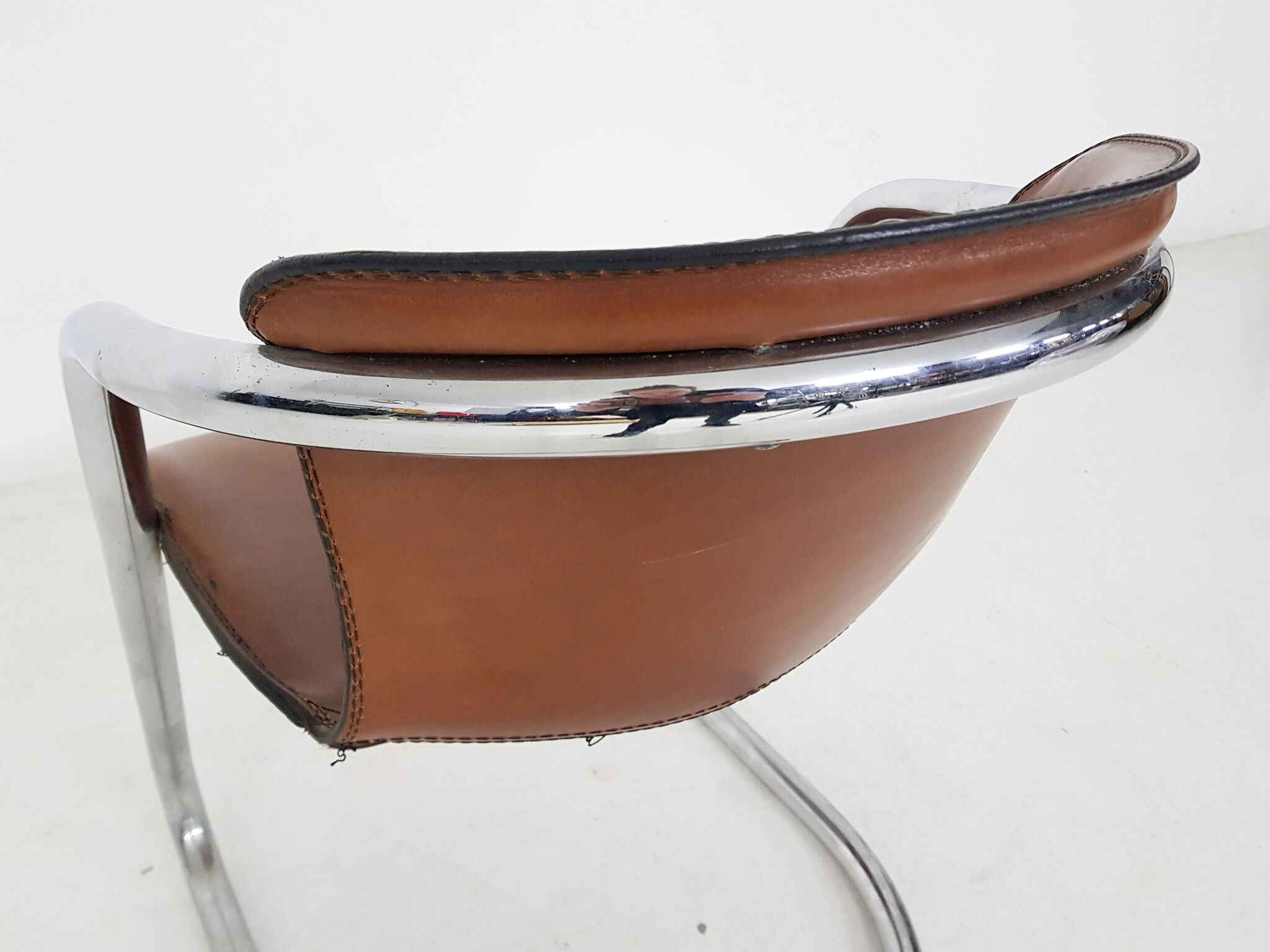 Fauteuil en cuir brun pour Cidue, Italie