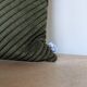 Coussin velours côtelé chevron