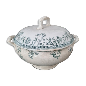 Old tureen of the faiencerie of Castres :Chevrefeuille