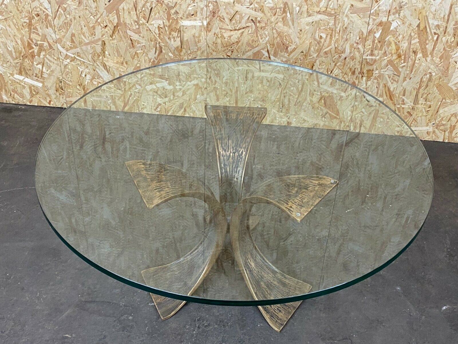 Table basse des années 60 70 Luciano Frigerio Table en verre en bronze brutaliste des années 60