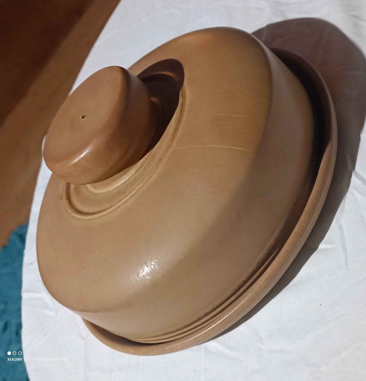 Cheese or cake dome, in iridescent speckled stoneware.