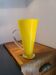 Pichet, vase artisanal en verre jaune