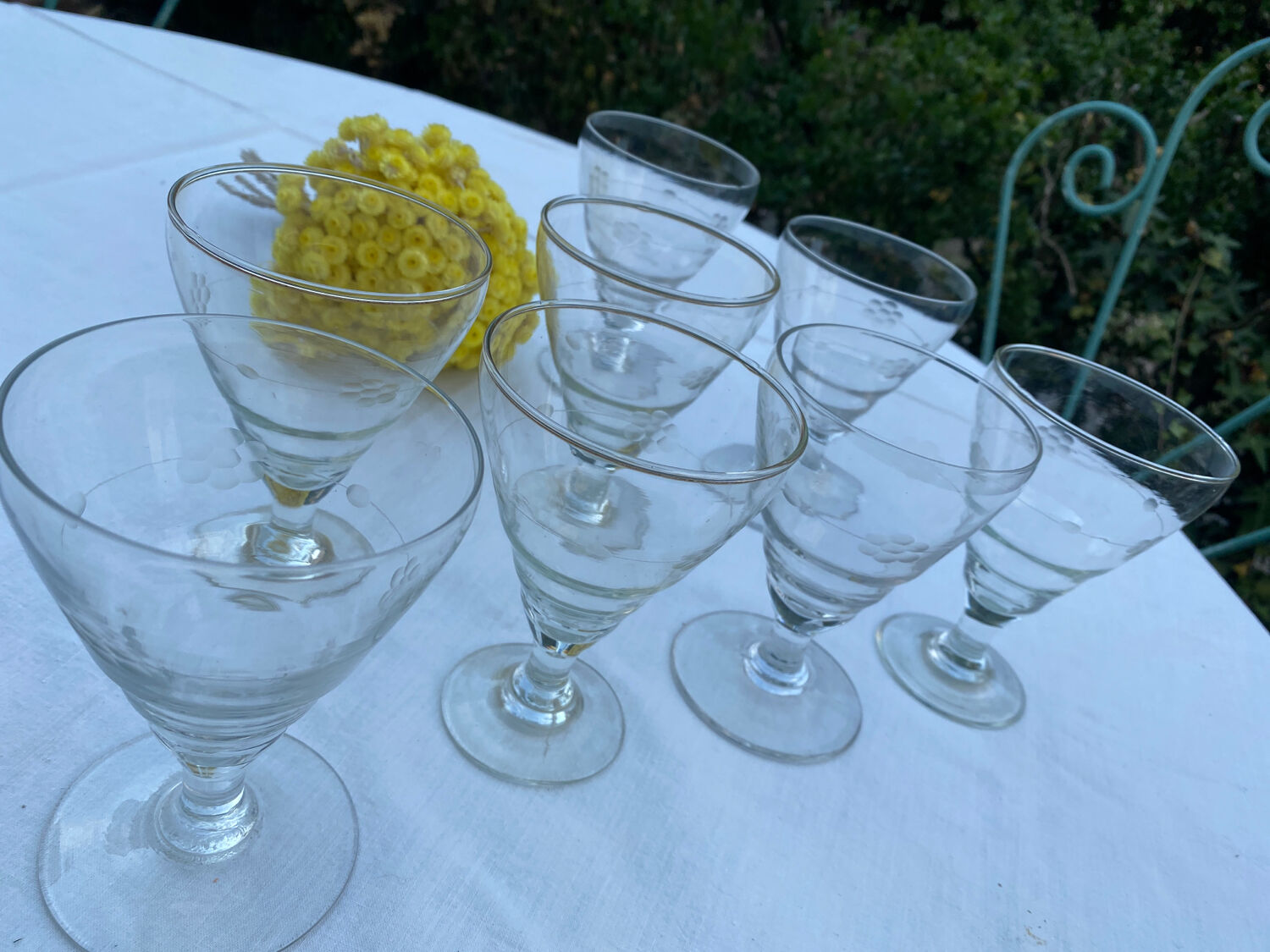 8 stemmed glasses