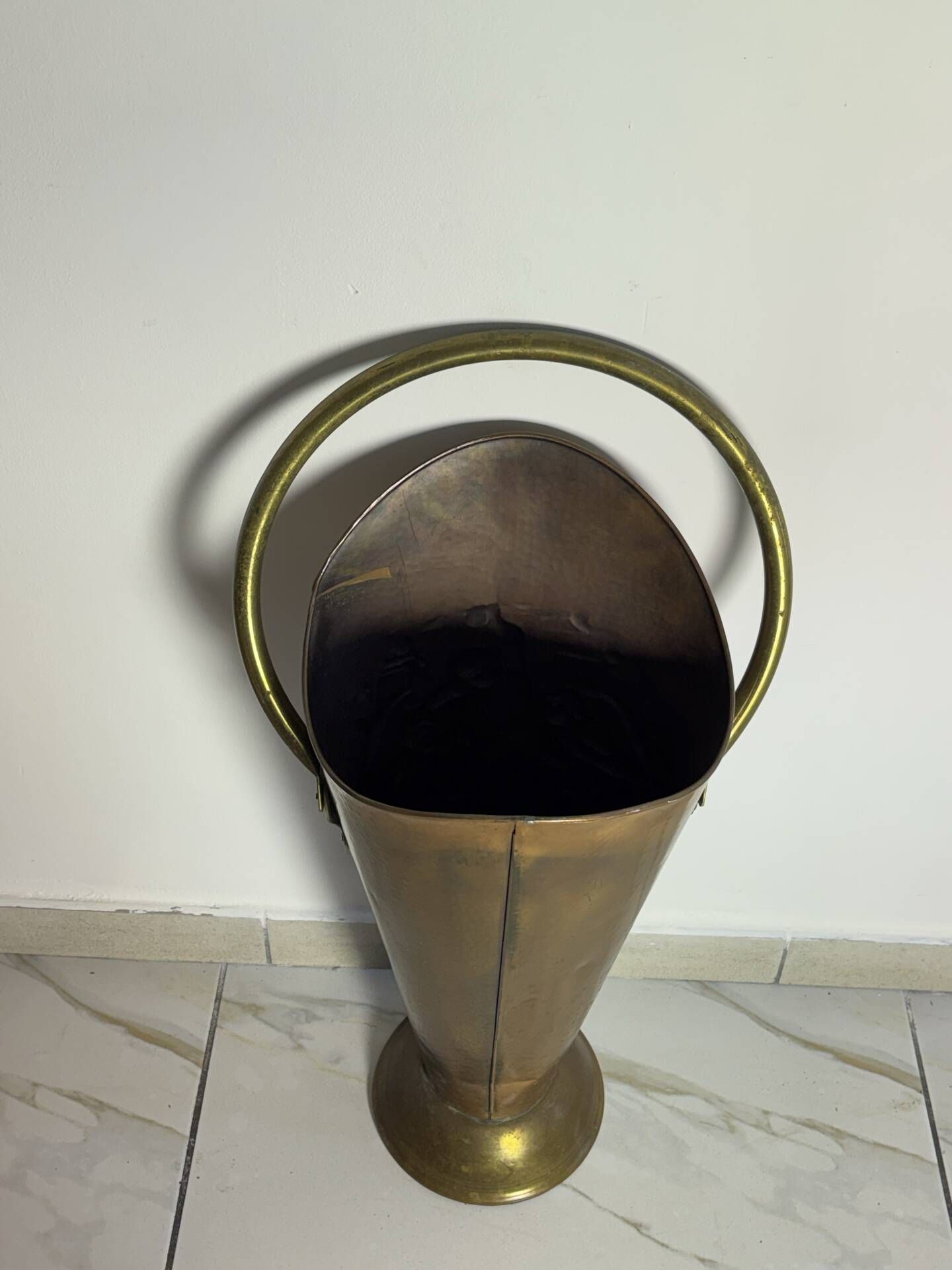 Vintage umbrella stands in solid brass and copper – Relief decoration