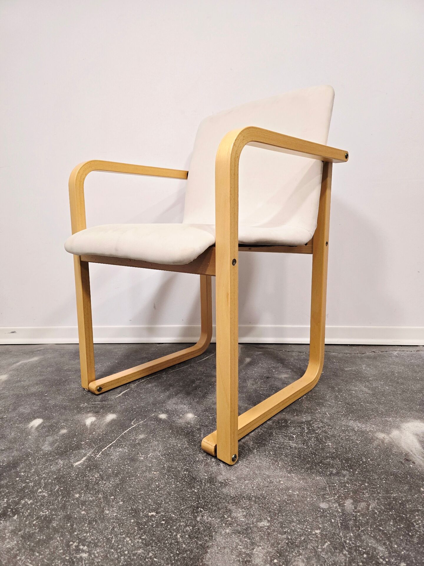 Fauteuil par Branko Uršič en bois cintré