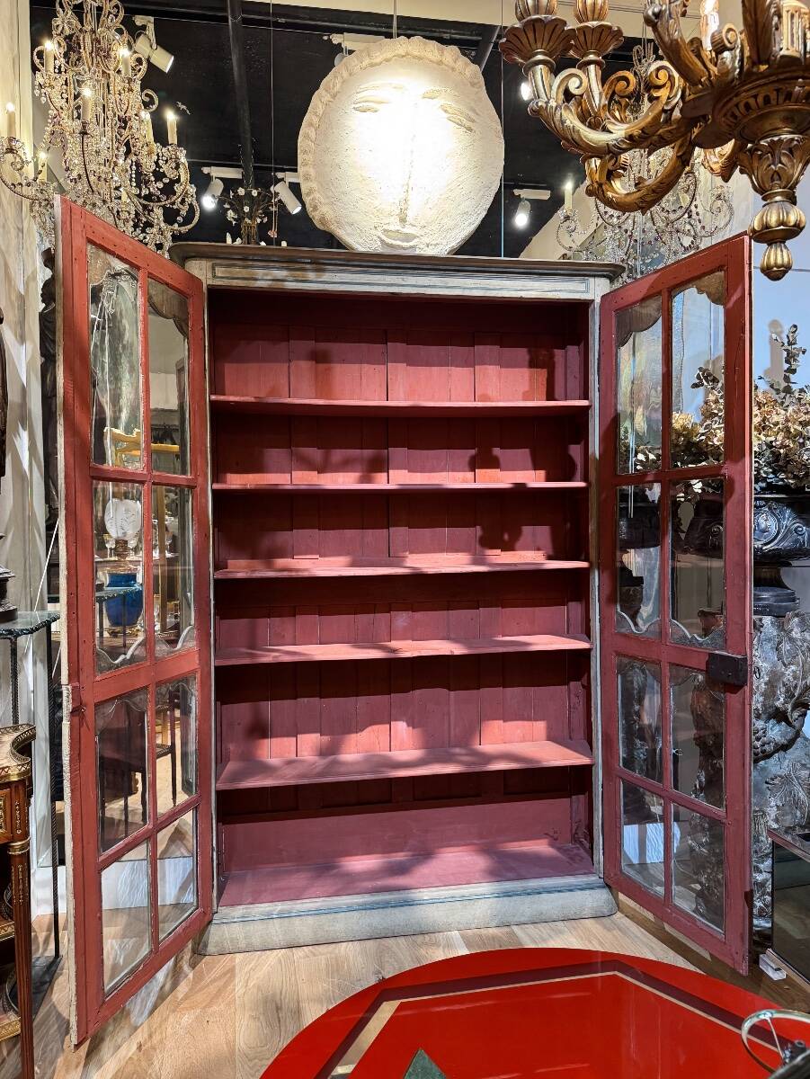 18th-century Provençal library in painted wood