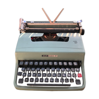 Machine à écrire olivetti lettera 32