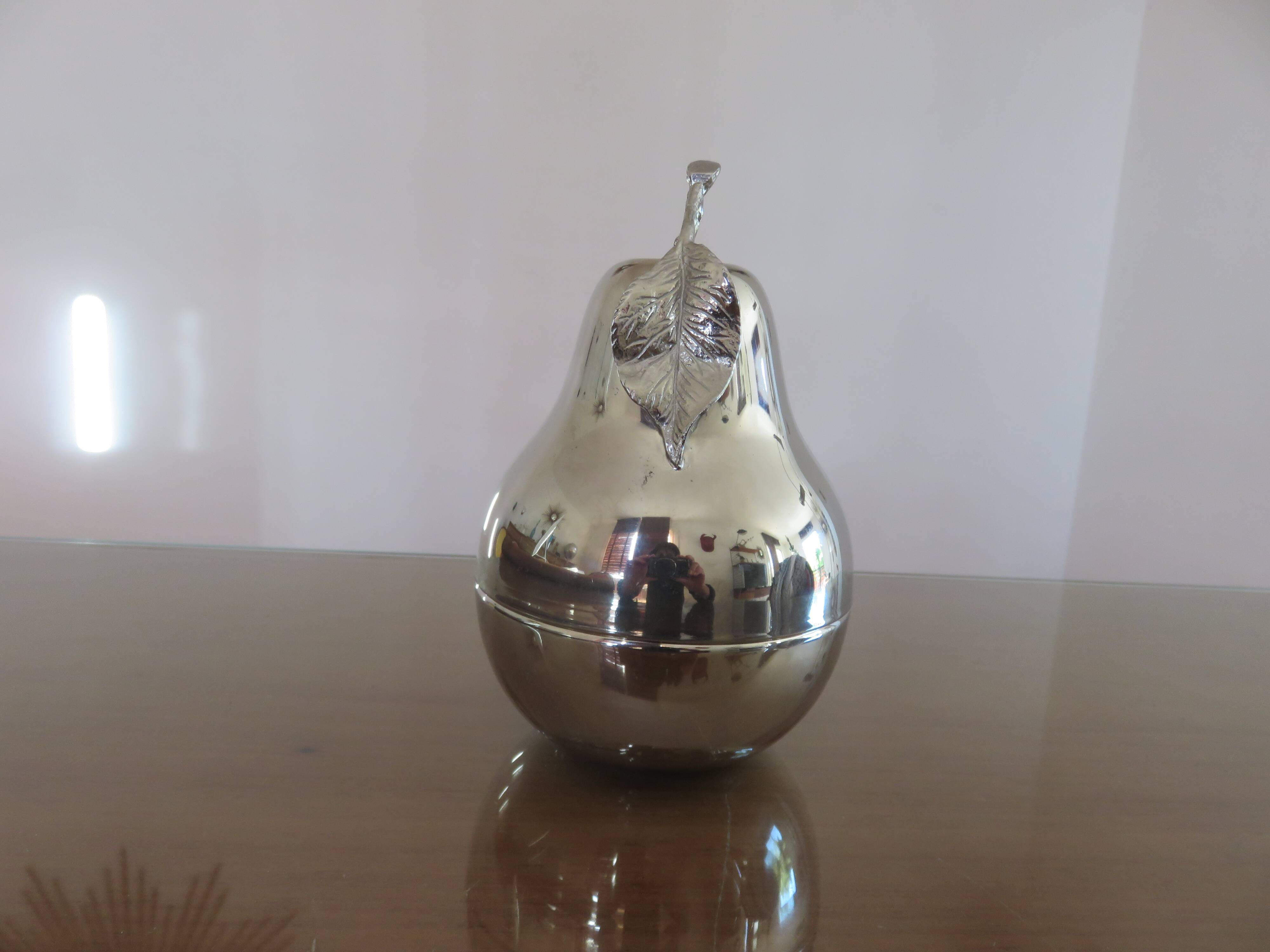 “Pear” sugar bowl in silver metal from the 70s