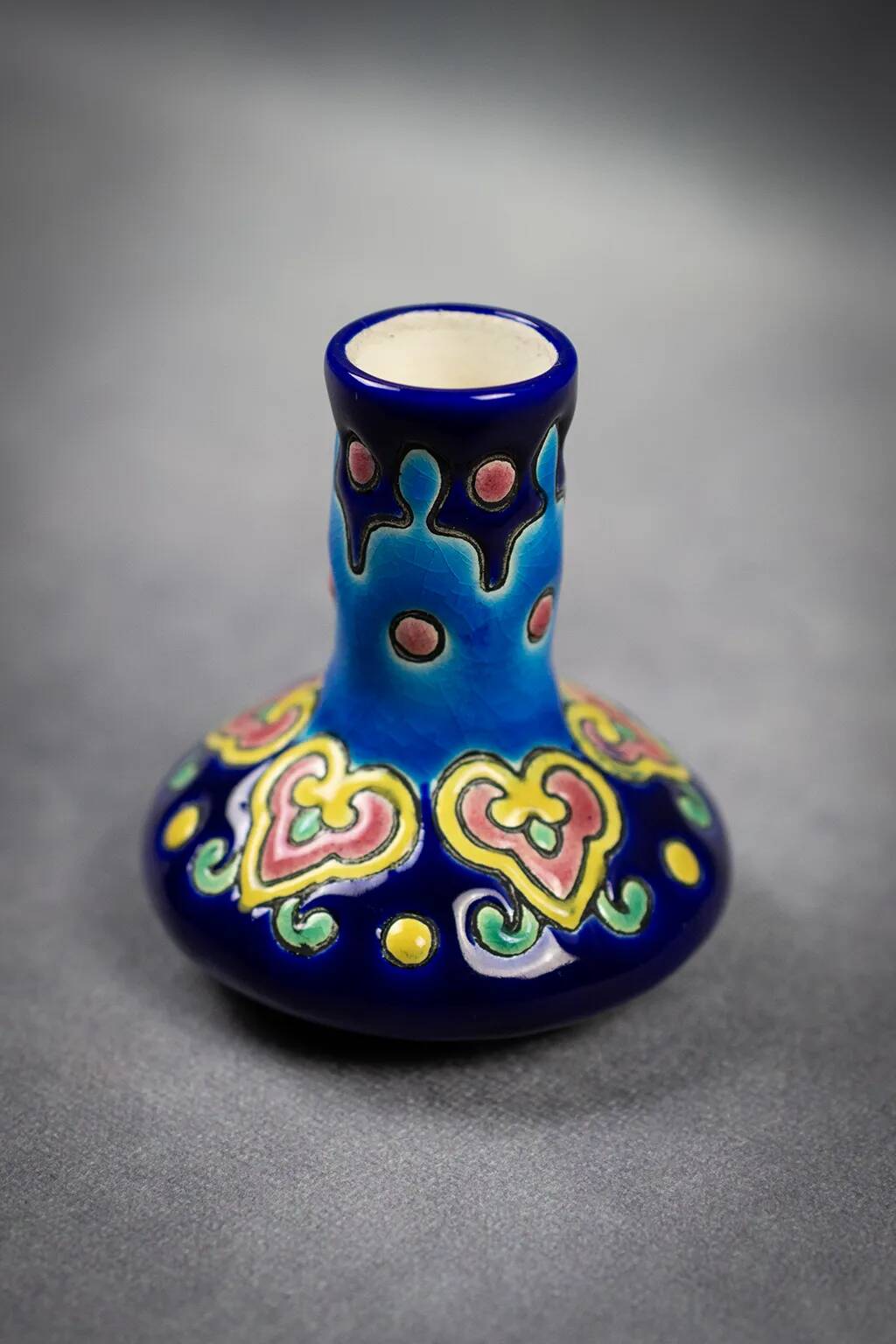 Vase miniature en émaux de Longwy – Style Art Déco