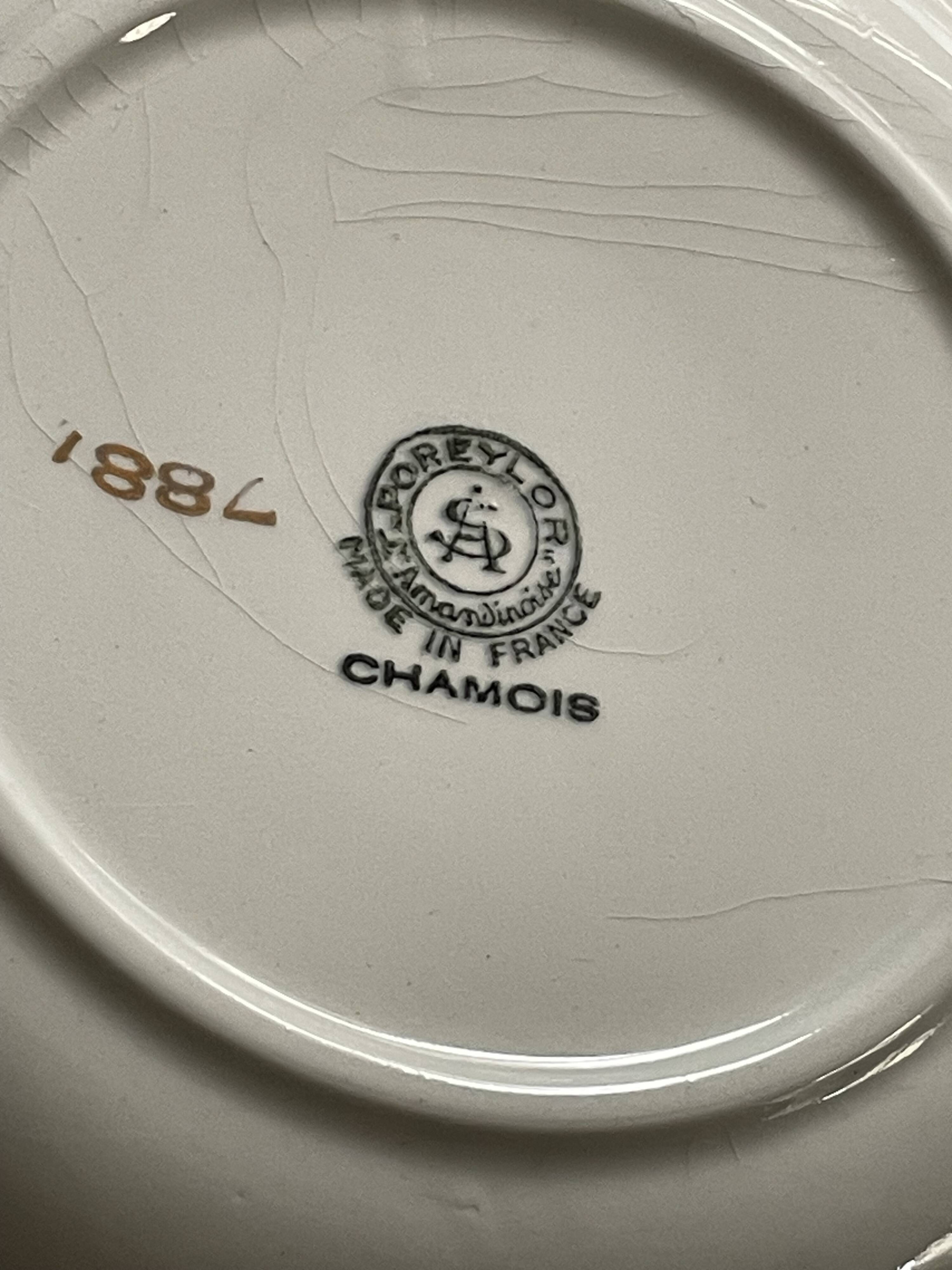 6 deep plates from L'Amandinoise model "Chamois" beige in very good condition.