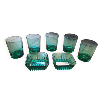 Lot de 5 verres et 2 ramequins verts pour apéritif