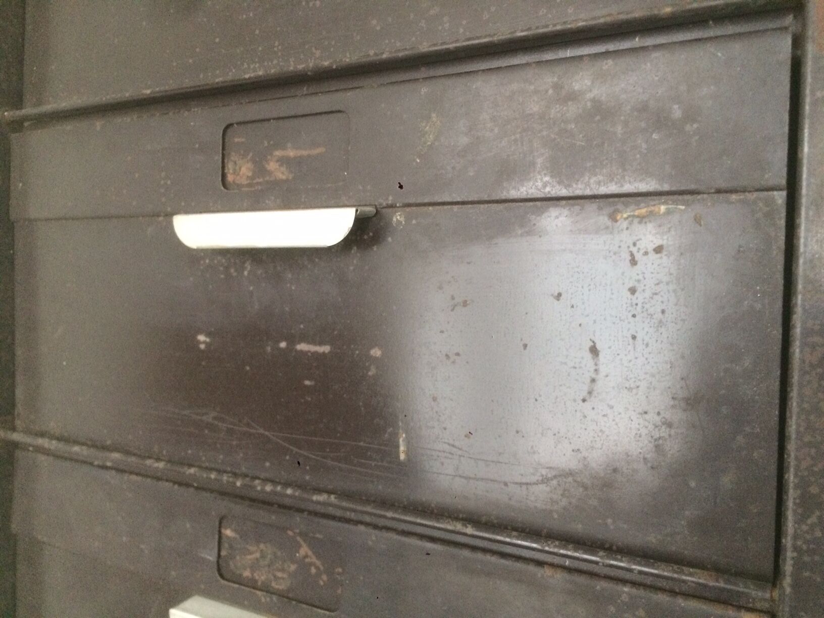 Brown vintage clamshell furniture