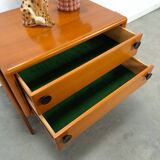 Teak ladekast met zwarte metalen grepen, tv meubel