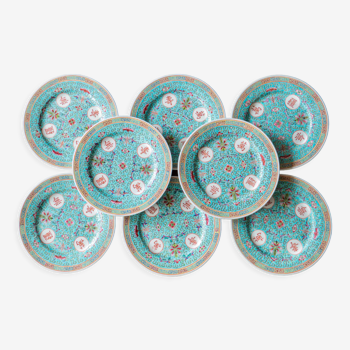 8 traditional Mun Shou plates in porcelain and Chinese enamels