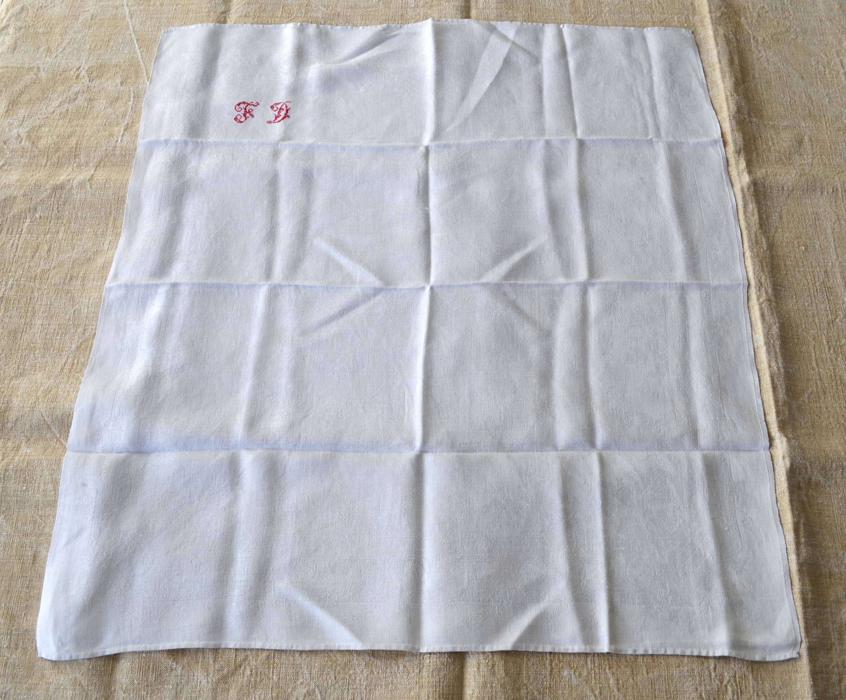 Old tablecloth & 5 linen damask napkins