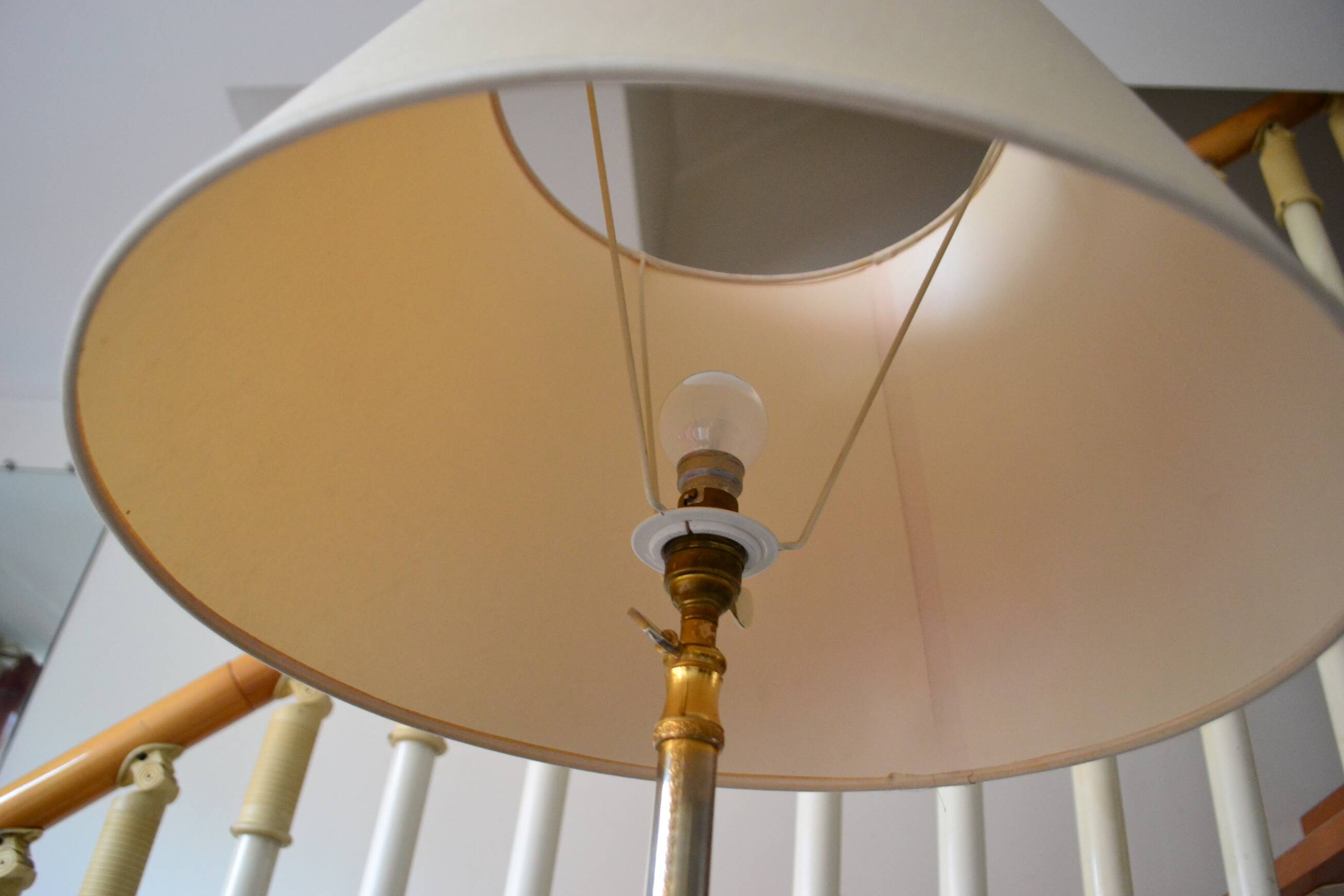 Lampadaire vintage tripode extensible laiton doré