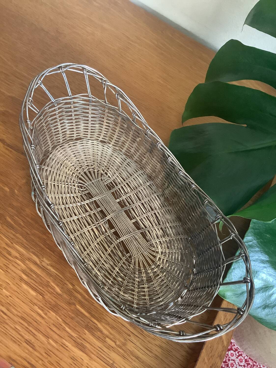 Silver metal wire bread basket