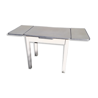 Table in formica