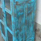 Armoire vitrée en bois ancien bleu