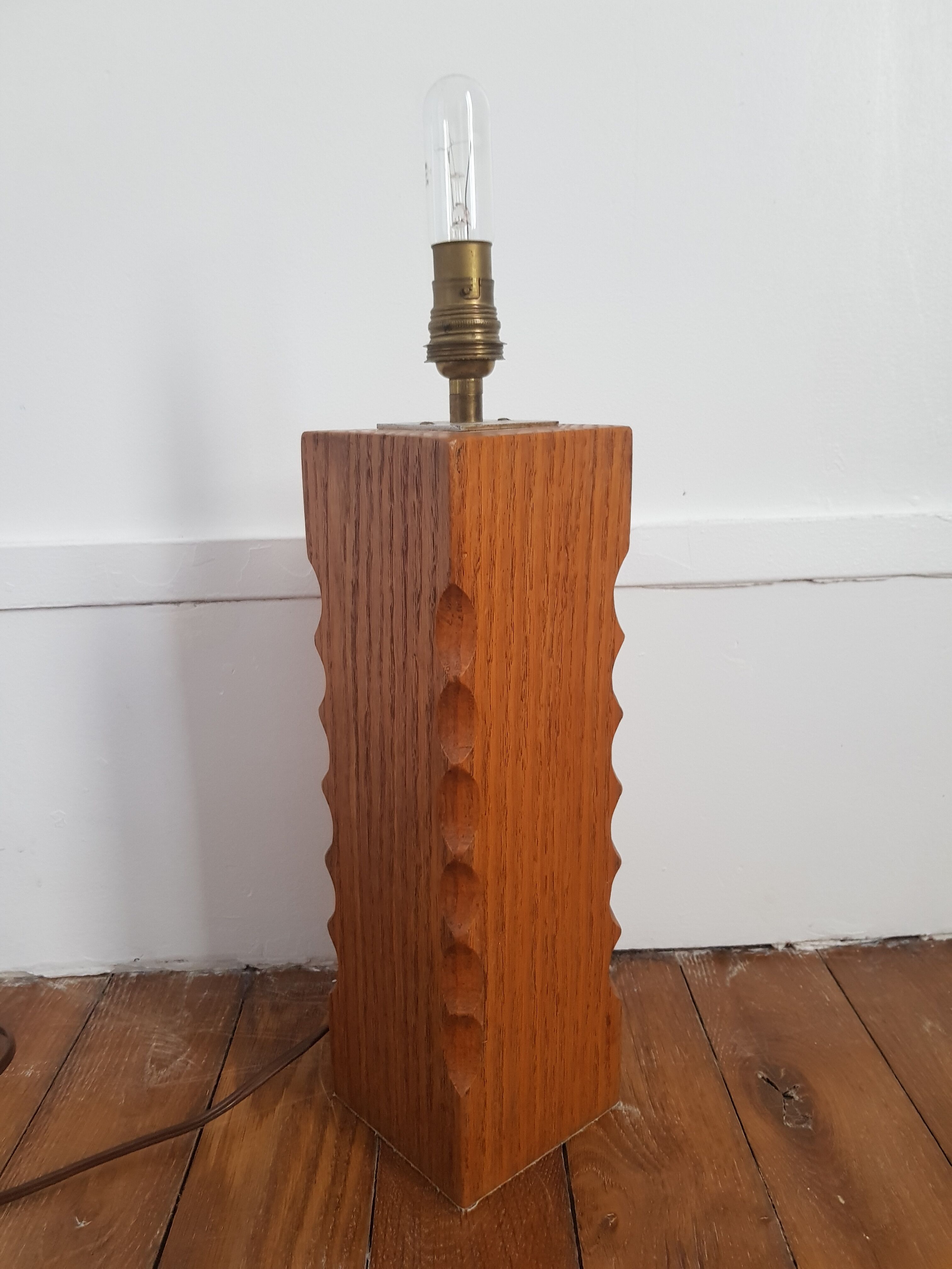 Wooden lamp foot