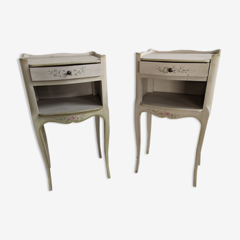 Deux tables de chevets