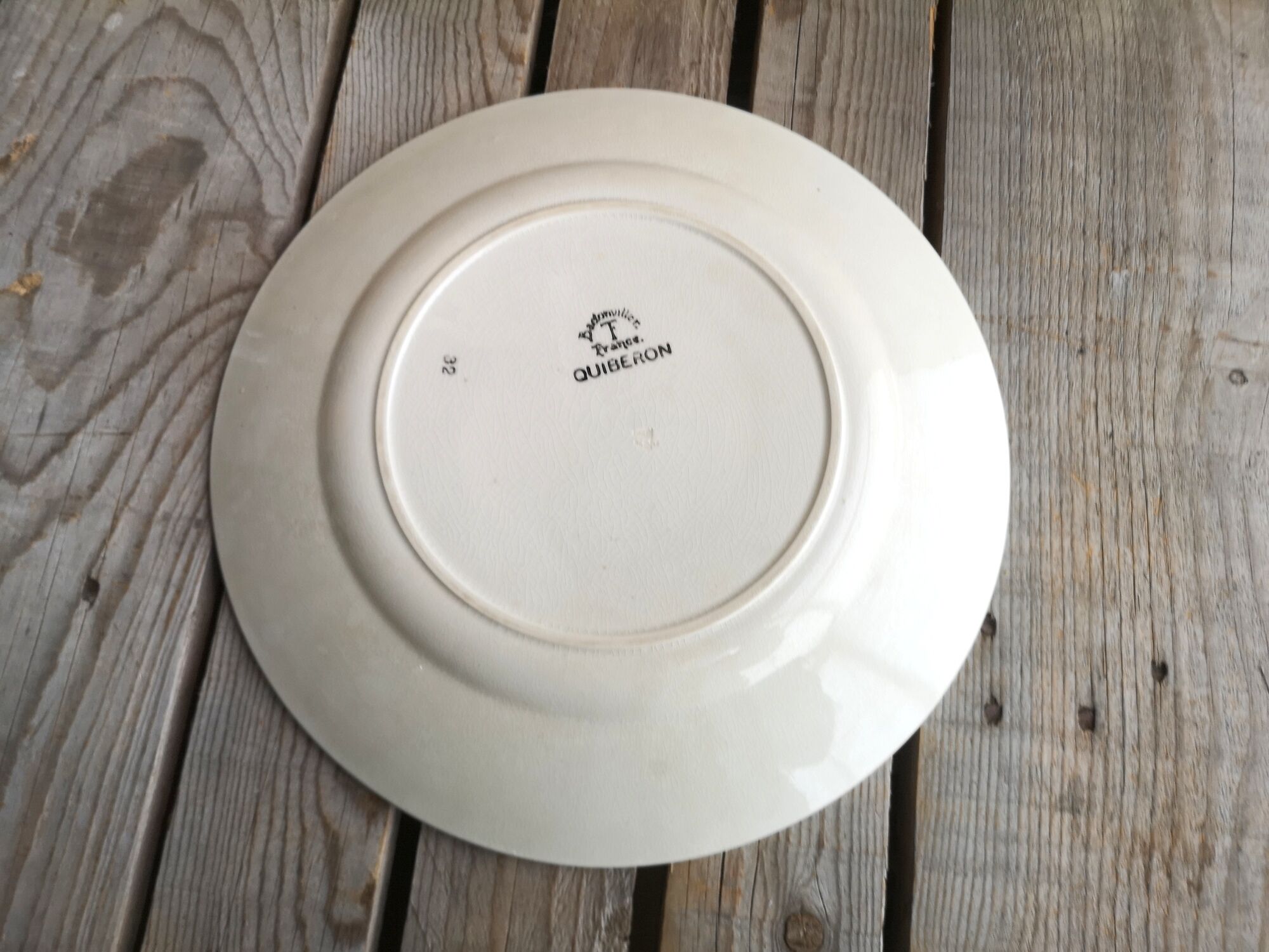 Badonviller ceramics round plate quiberon collection