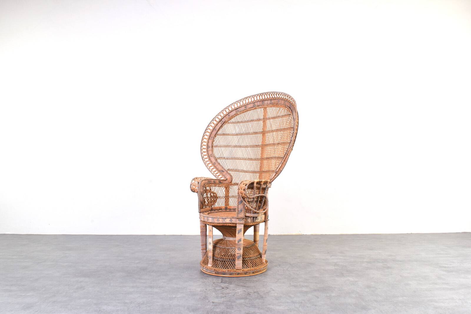 Mid-Century Wicker Peacock Emmanuelle Chair from Kok Maison, 1970s